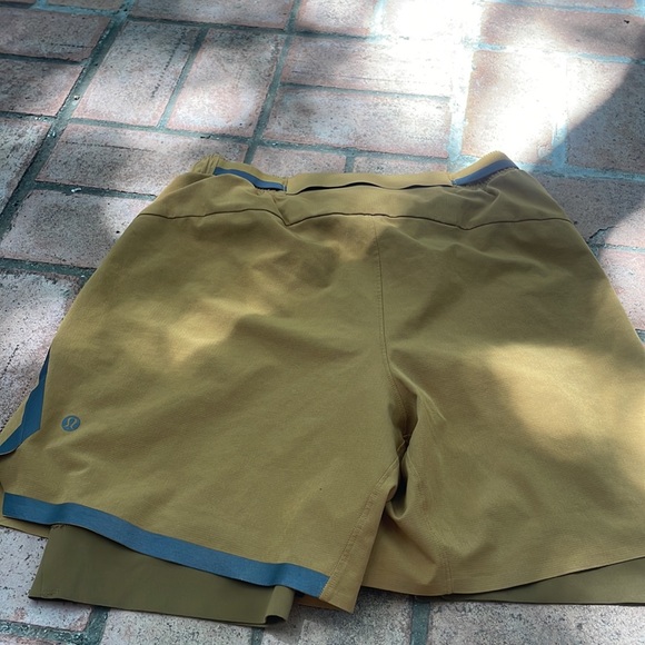 Men’s lulu lemon shorts - Picture 2 of 7